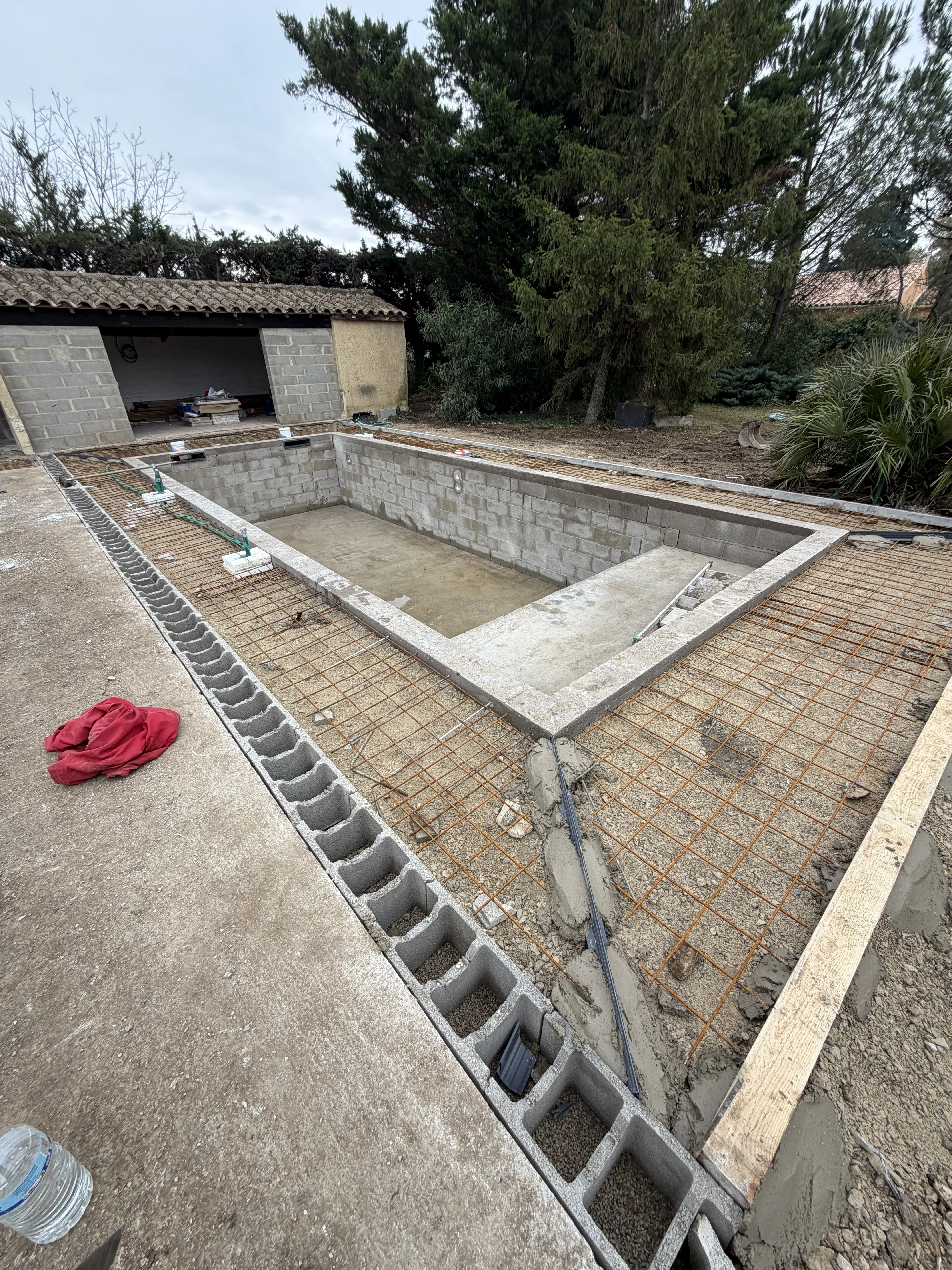 Construction — ferraillage du bassin